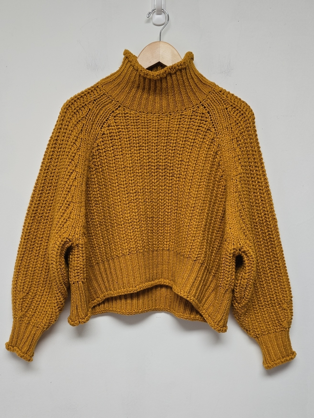 H&M Mustard Ribbed Turtleneck Chunky Knit Sweater Cropped Size L Womens Bohemian